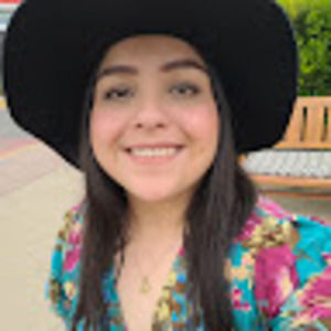 Meet your Posher, Alexia